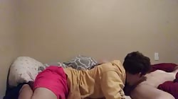 TEEN BABE beach girl with glasses squirts